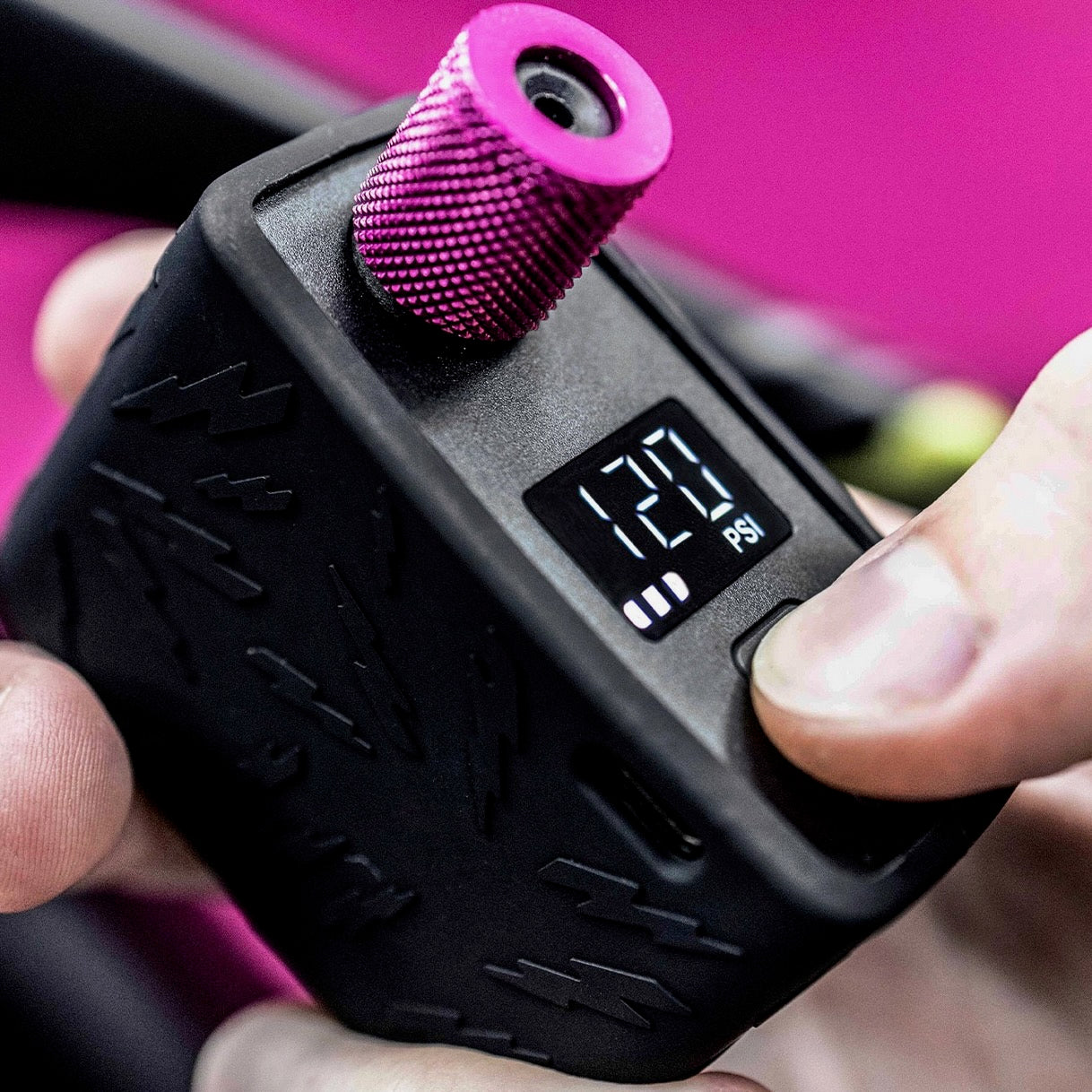 Muc-Off AIRMATCH ELECTRIC MINI INFLATOR & Clik VALVE Pump Adapter