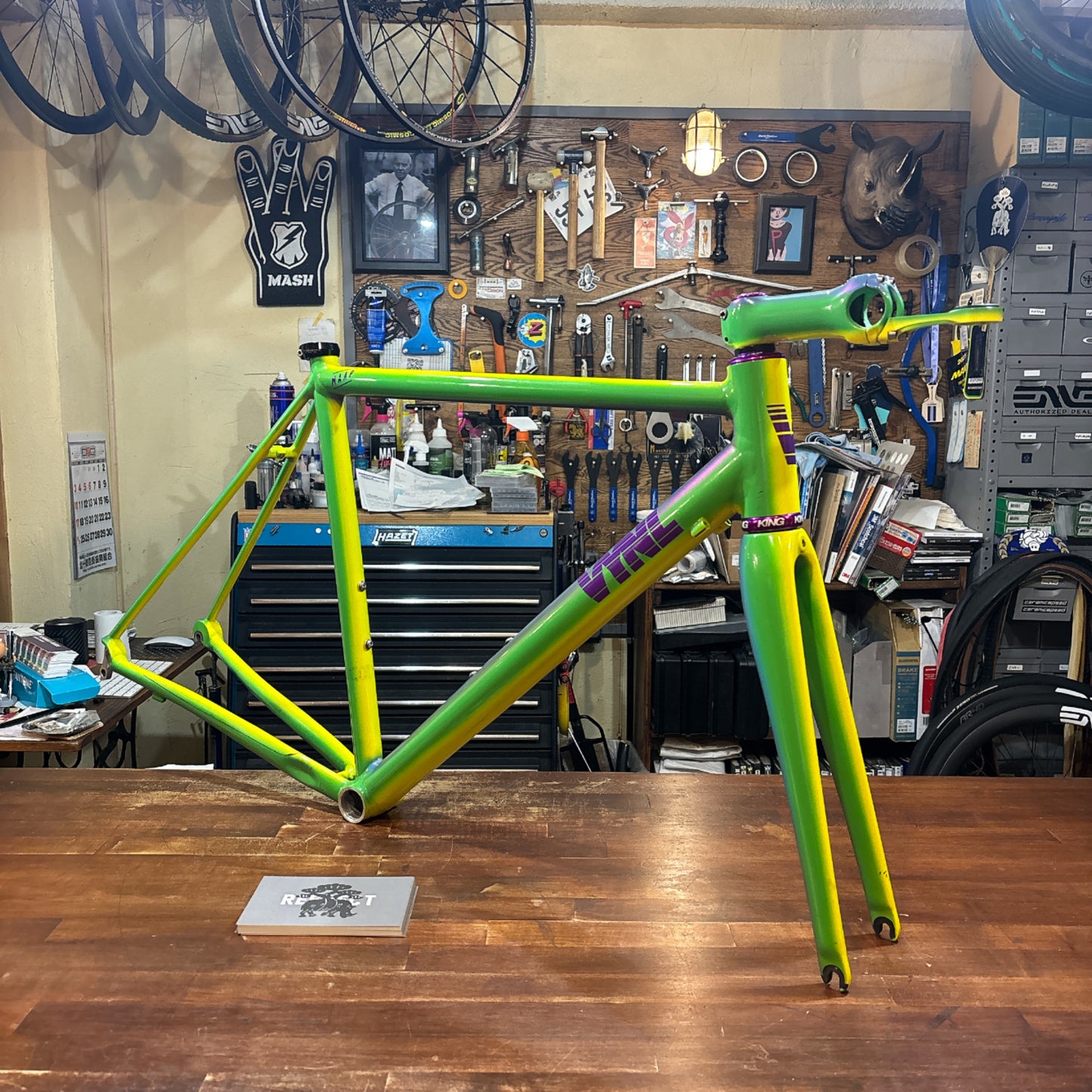 USED VYNLBIKE ROAD size53 GatorFade